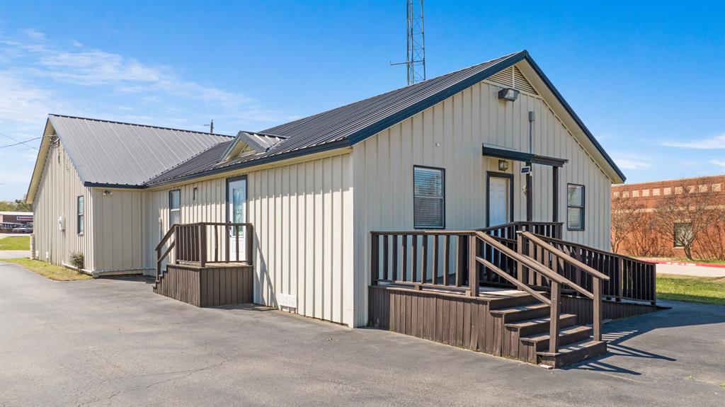 2775 NE Loop 286 Highway