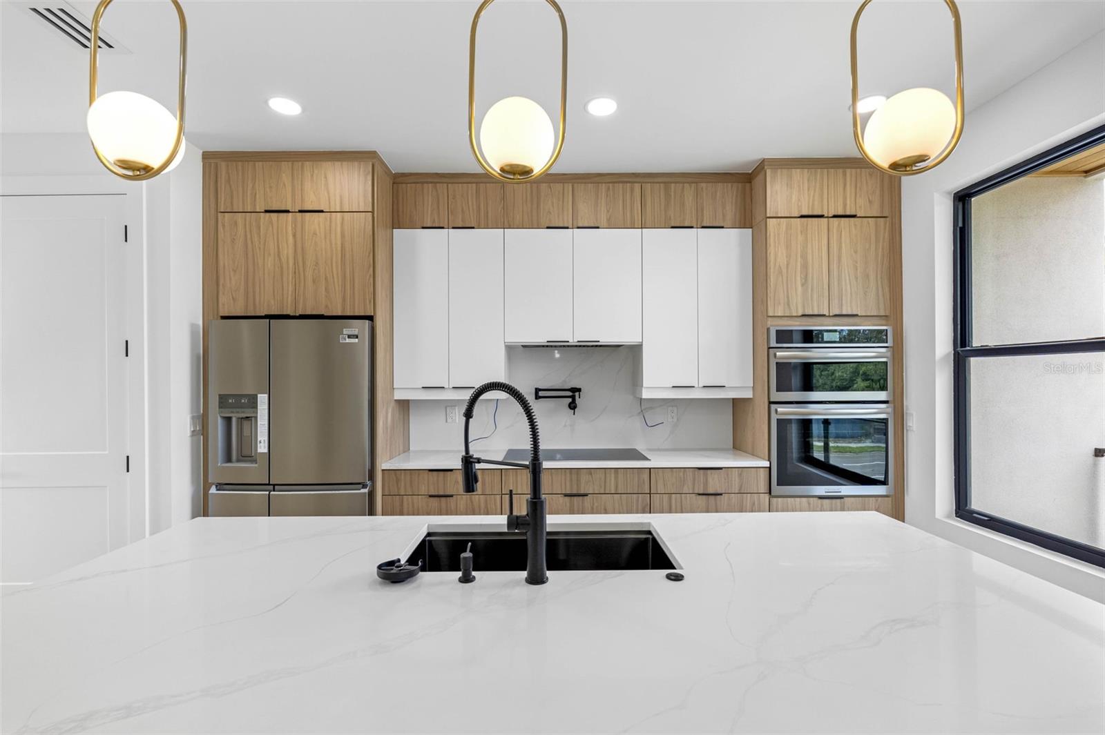101 W Warren Avenue 2