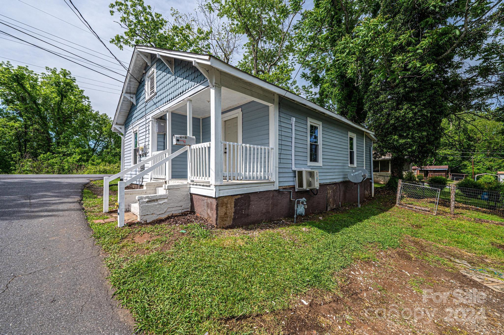 612 Center Street NW