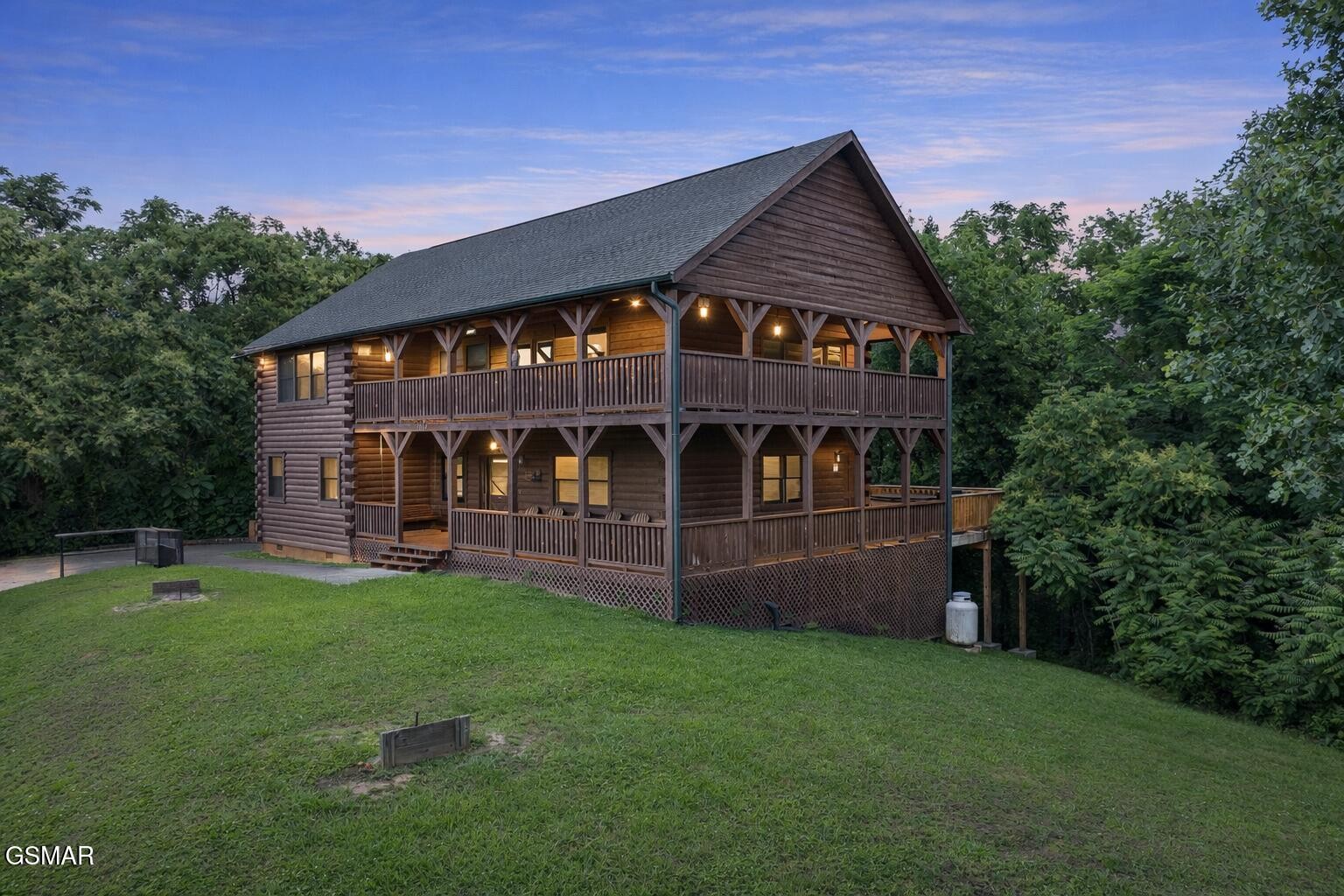 2039 Oakmont Drive