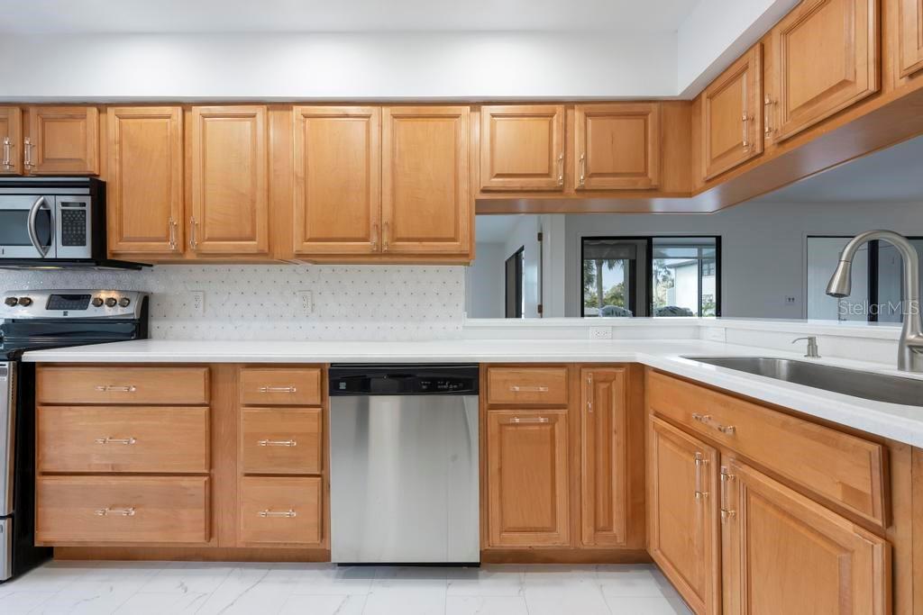 4255 Gulf Drive 116