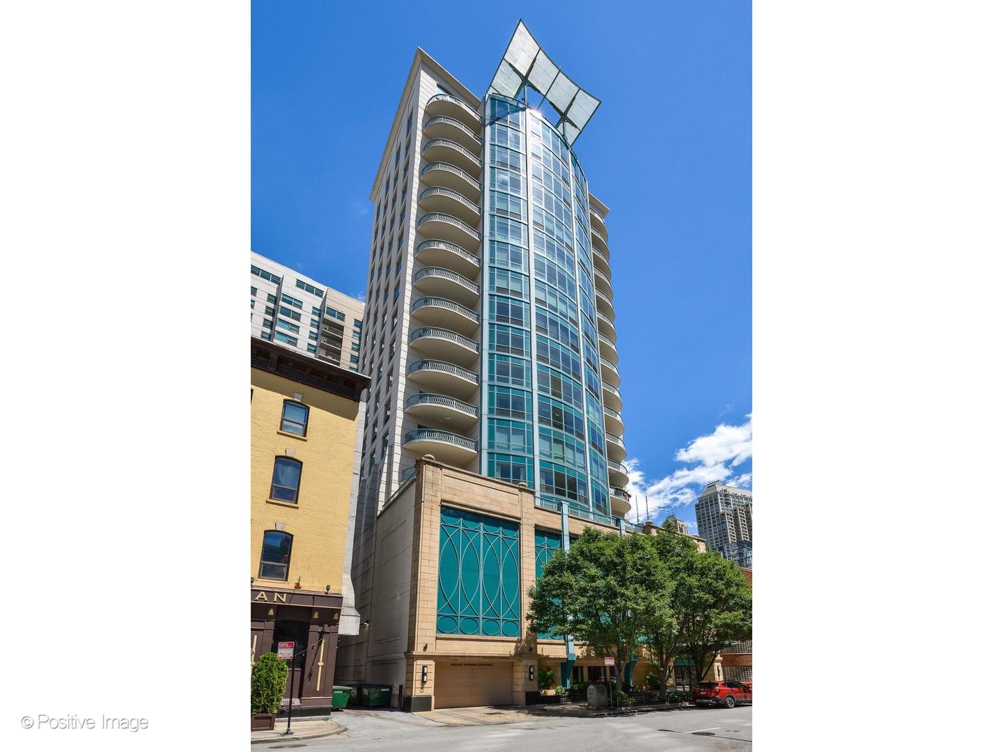 Downtown Chicago Mid Rise Condos For Sale