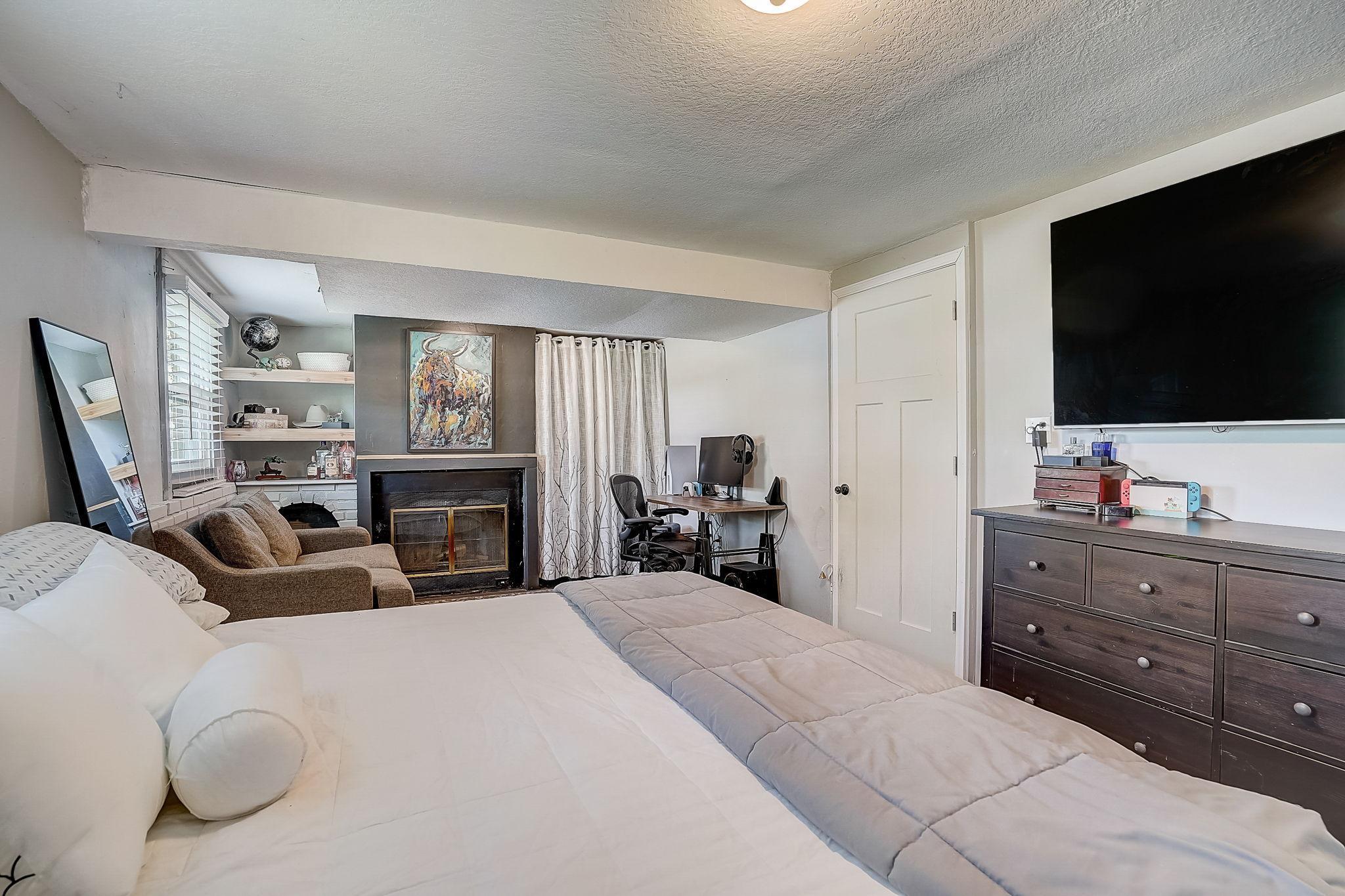 15330 Drexel Way