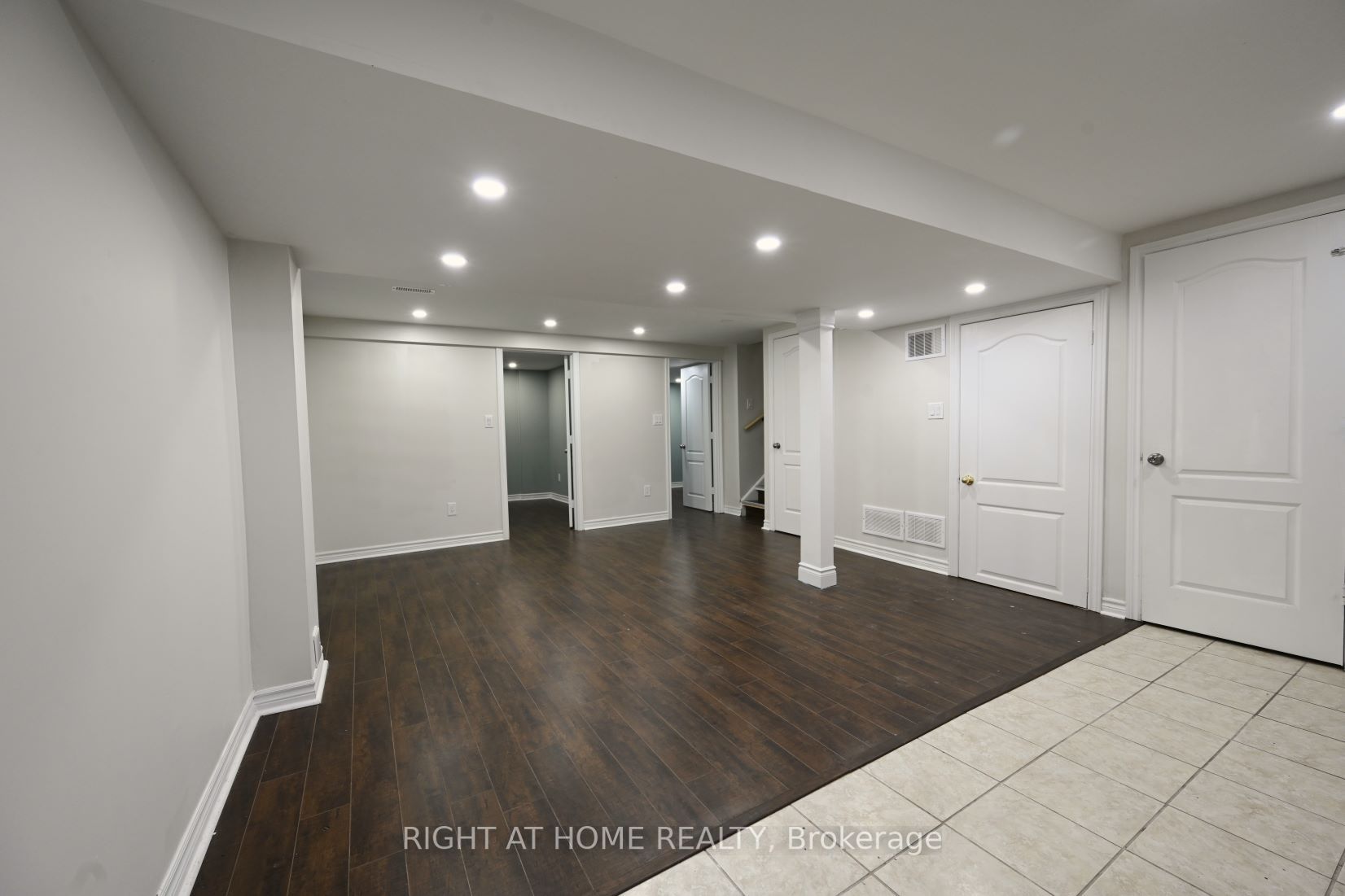 16 Glenmanor Dr