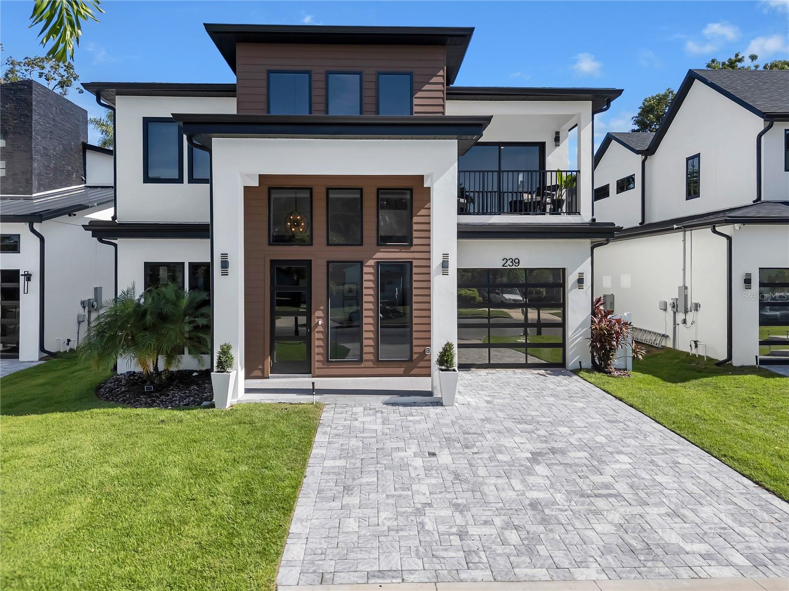 239 E Harding Street