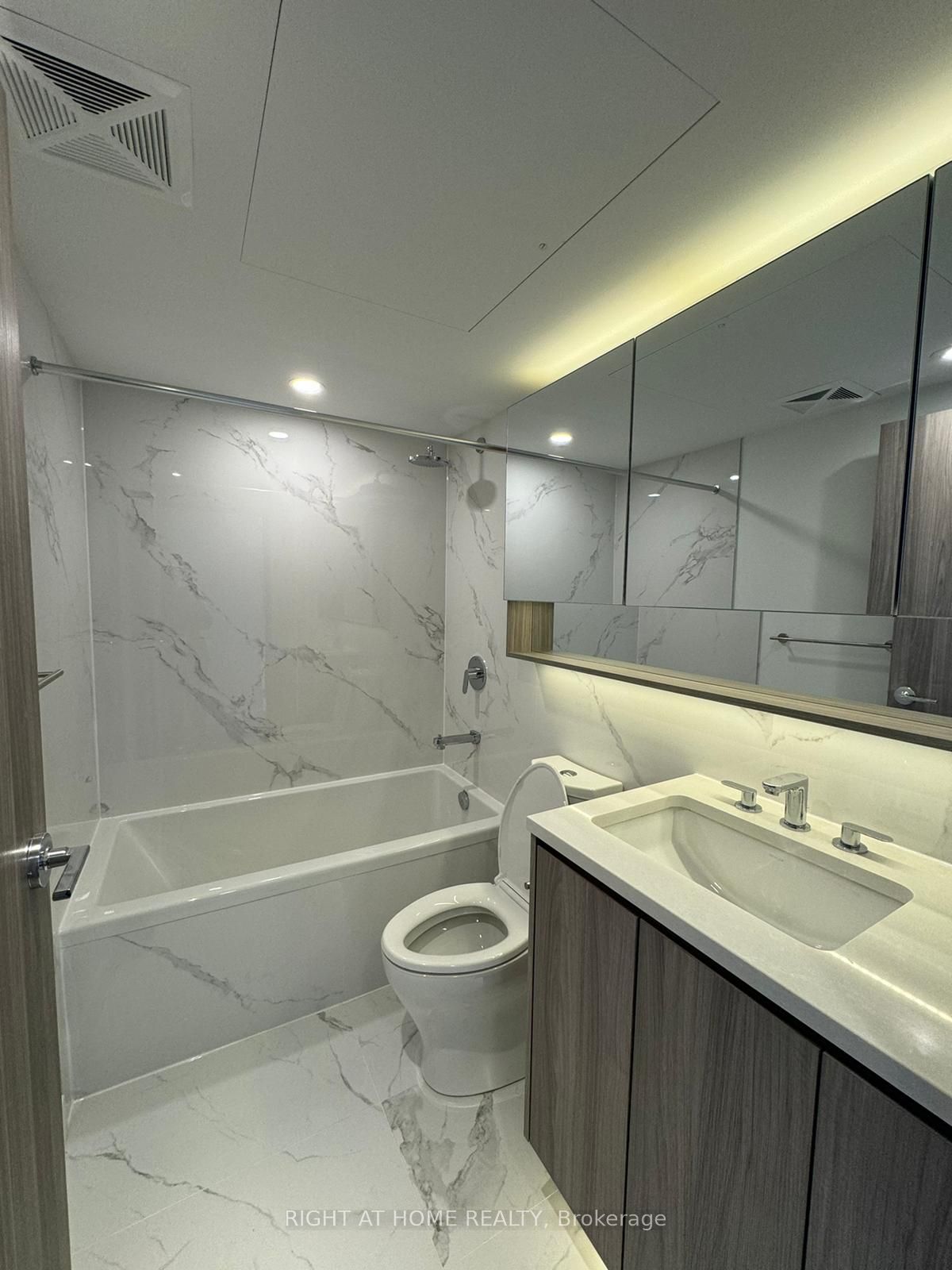 38 Widmer St 4009