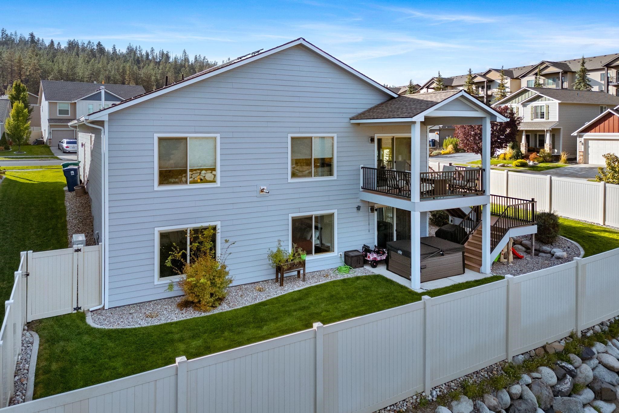 1520 N Mckenzie River St