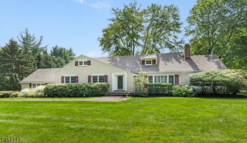 6 Stark Dr