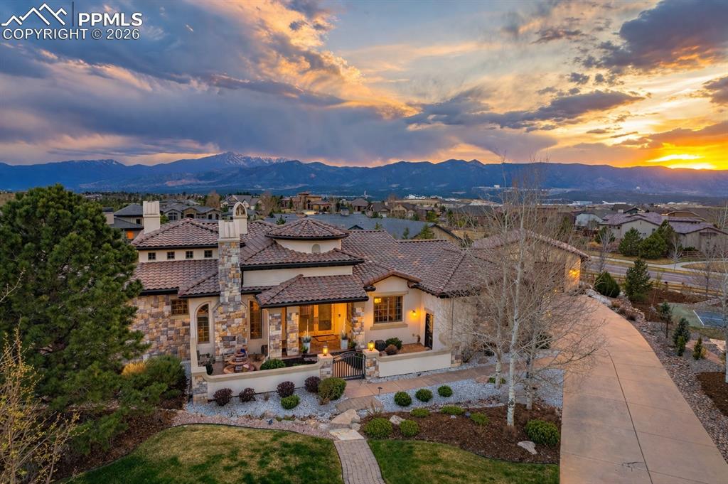 2217 Rainbows End Point