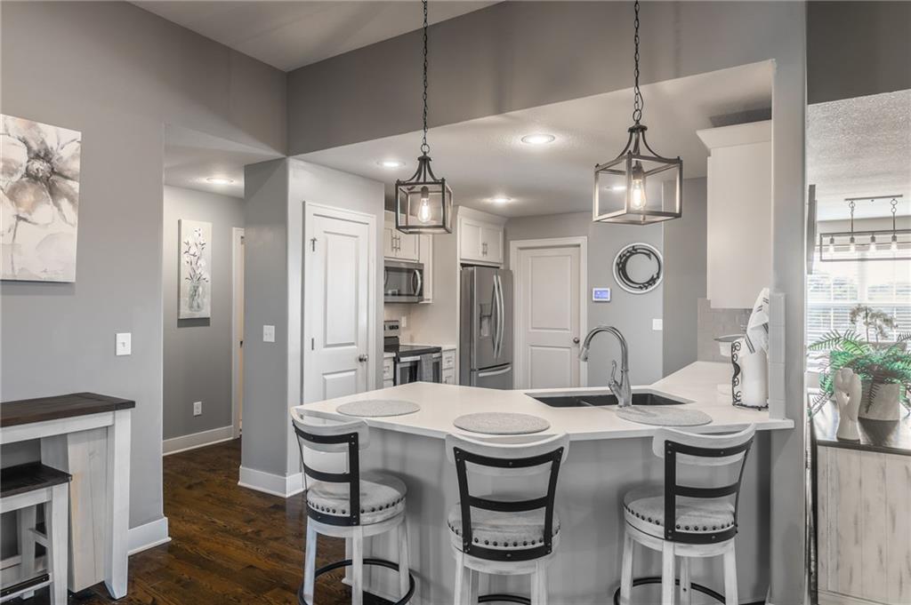 11301 N Bristol Avenue