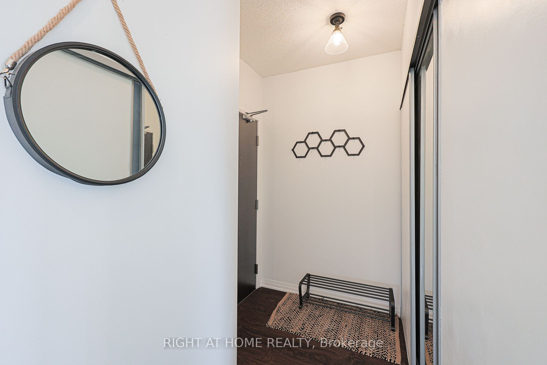 1 Cole St 907