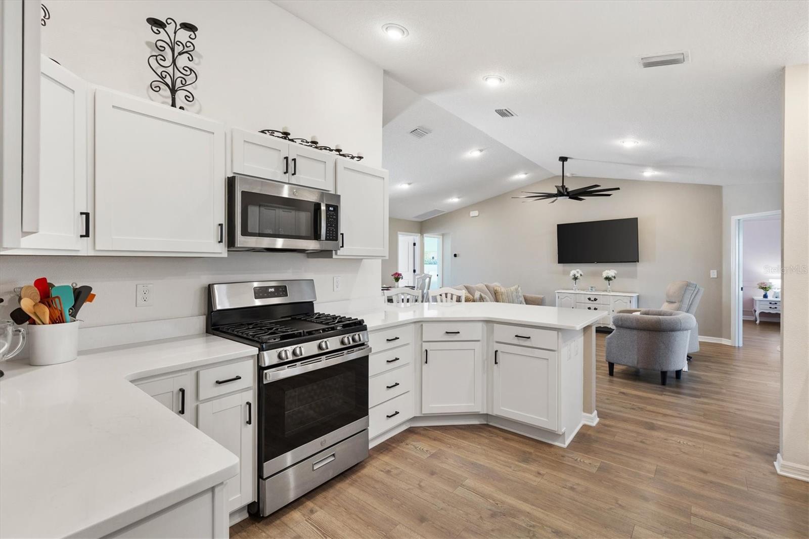 7427 Munday Lane