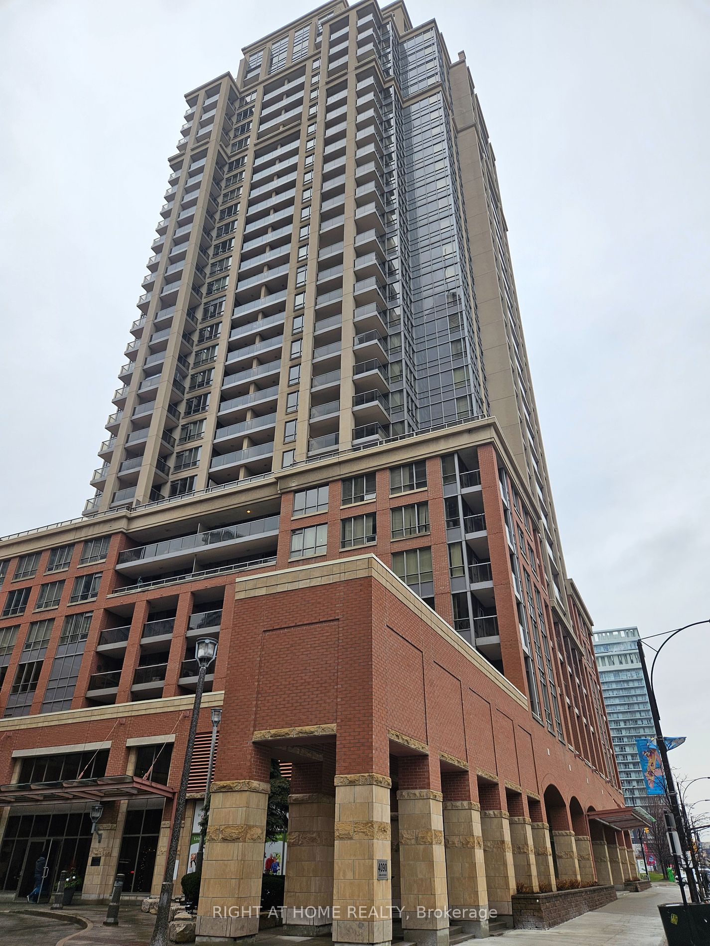 4090 Living Arts Dr 812