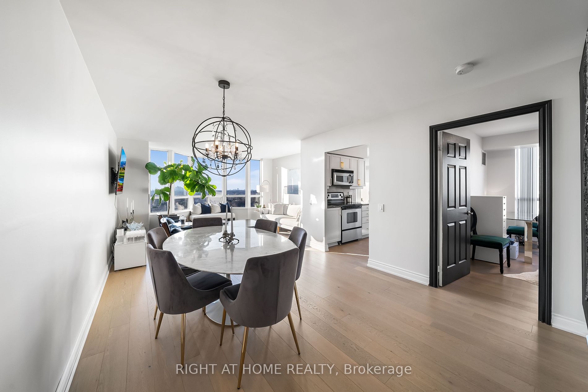 80 S Harrison Garden Blvd 1122