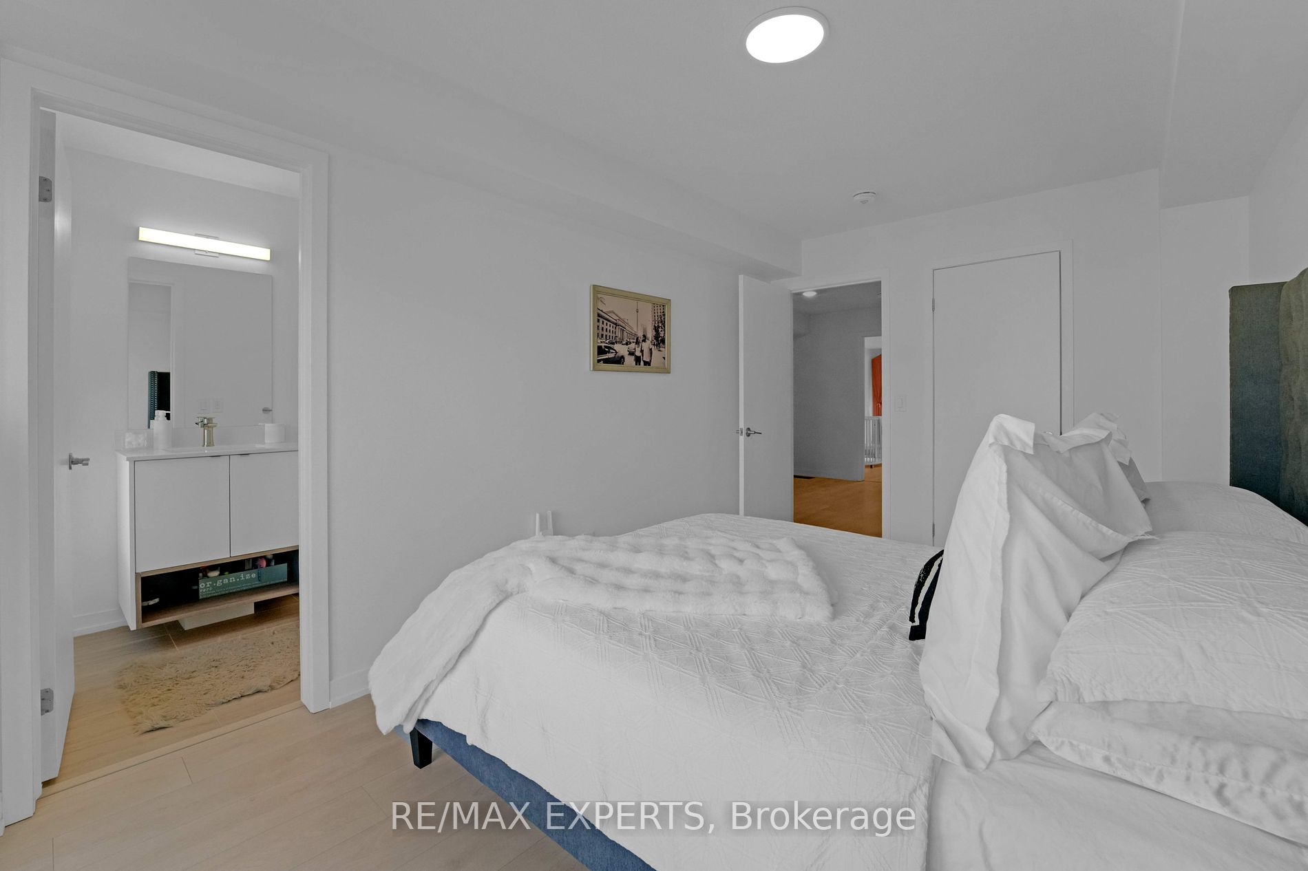1095 Cooke Blvd 37