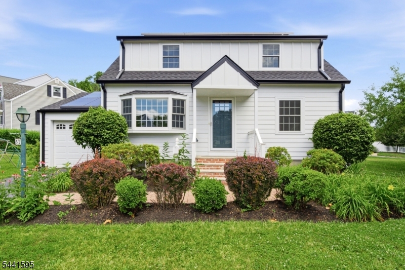 52 Hamilton St