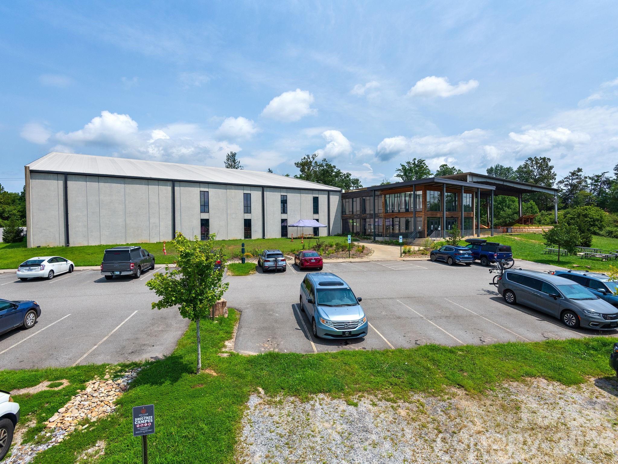 701 Old Fanning Bridge Rd, Fletcher, NC 28732