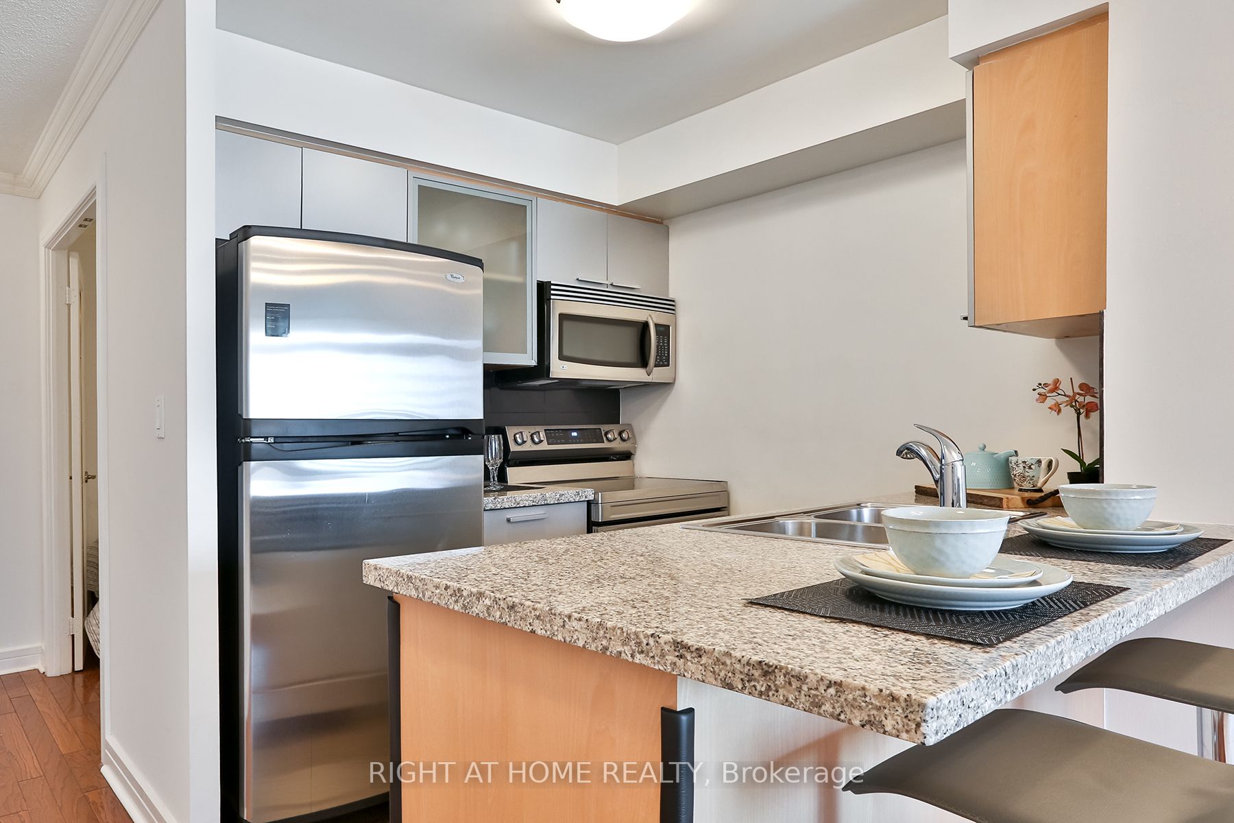16 Harrison Garden Blvd 1112