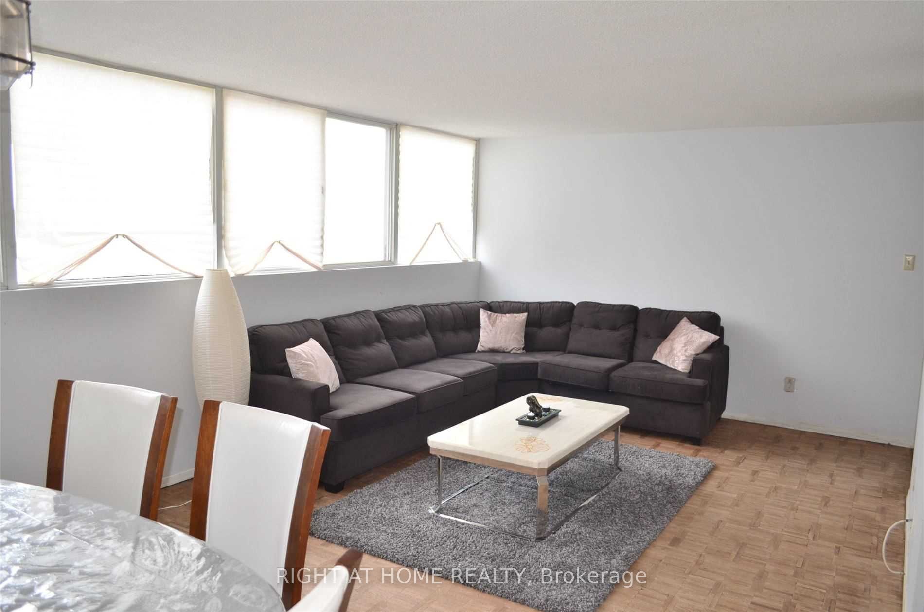 3700 Kaneff Cres Sph8