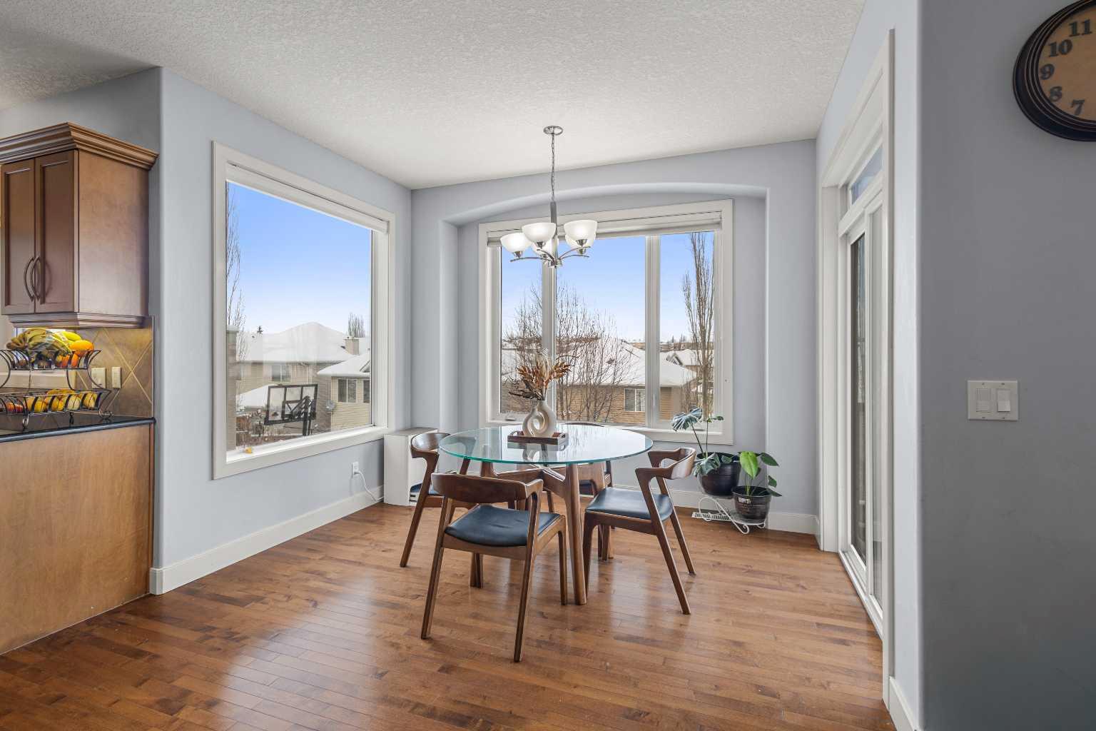 86 Royal Ridge Mount NW