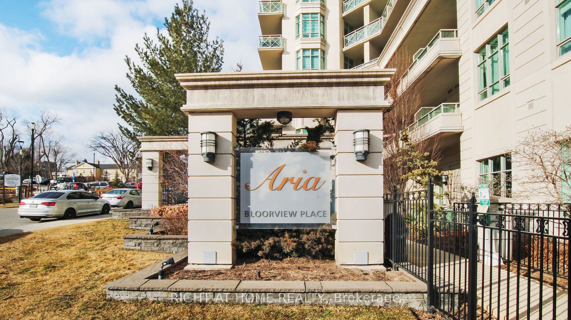 10 Bloorview Pl 1706