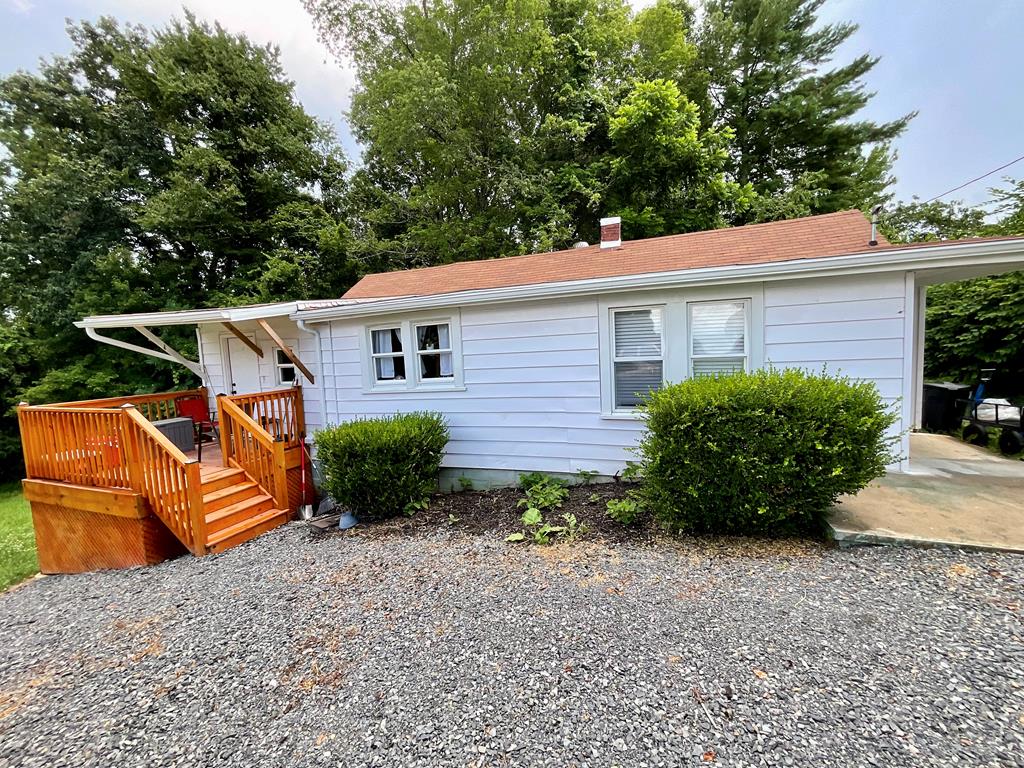 This small cottage is full of charm and ready for its next chapter. Inside, you'll find newer flooring, updated kitchen and living area, and a clean, refreshed bathroom. The living space feels cozy and just like home. Perfect for someone just starting out, looking to downsize, or a weekend getaway. Easy to maintain, move-in ready, and full of potential—this cozy cottage is a must-see!