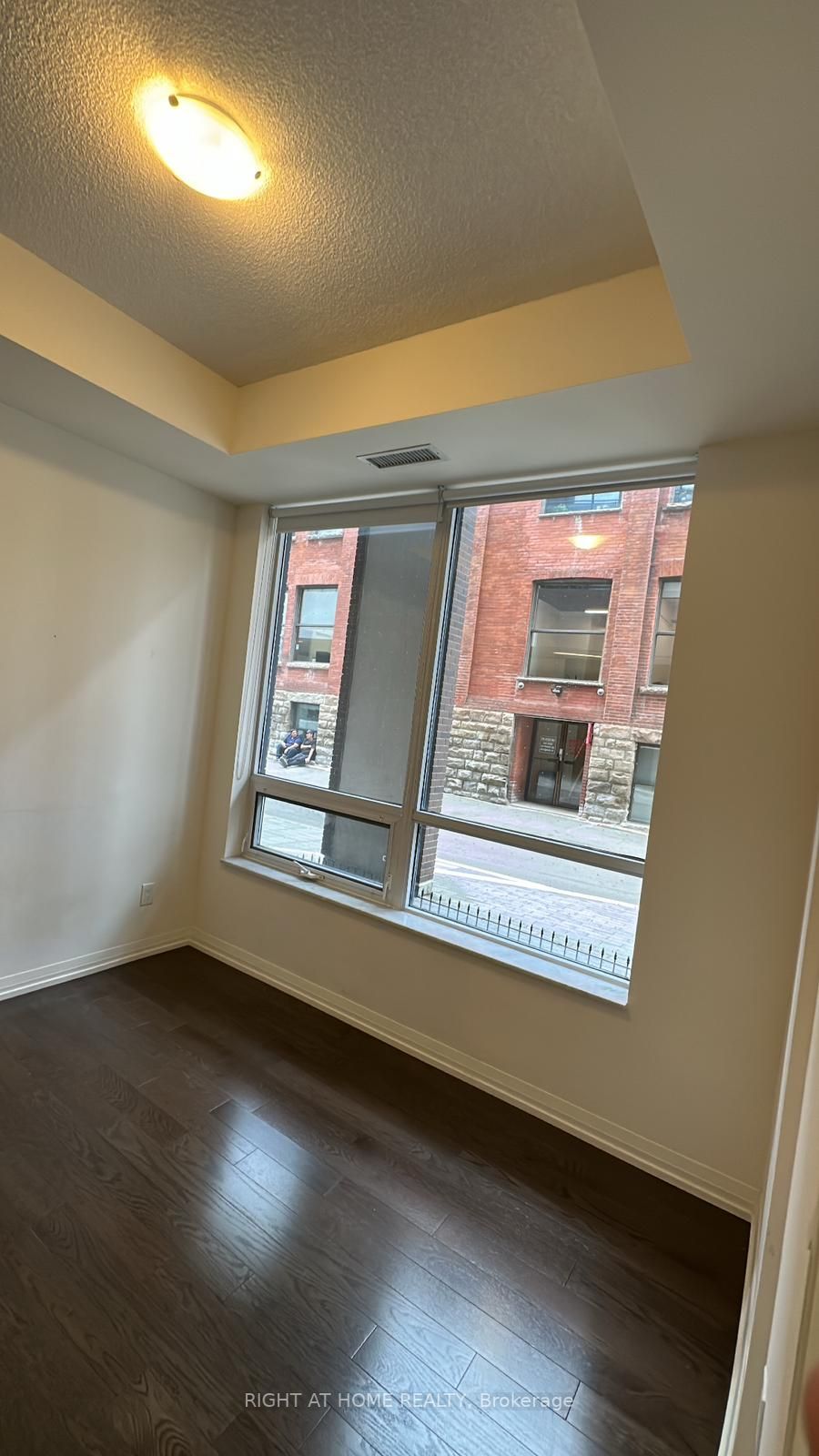 460 E Adelaide St 101