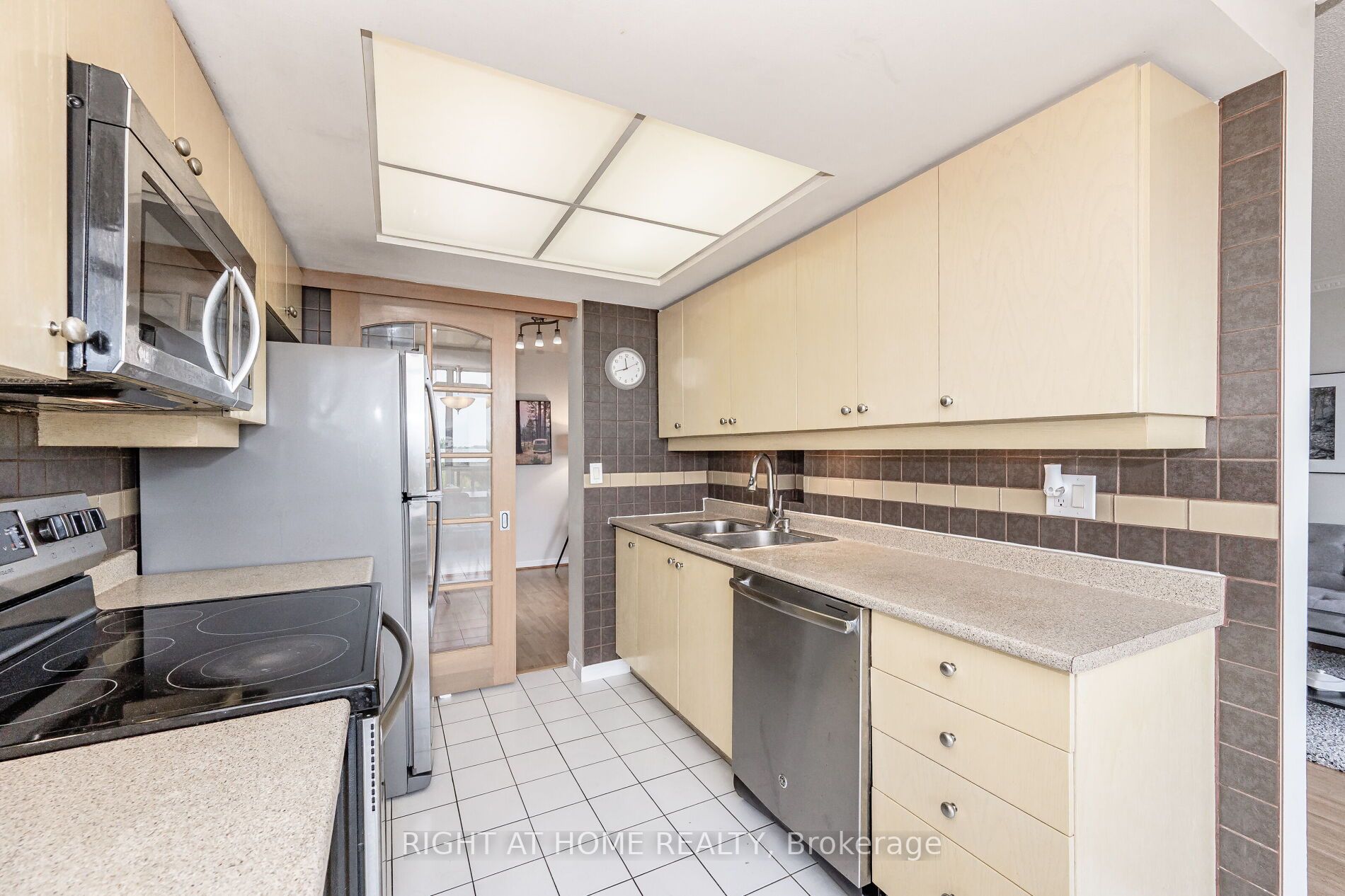 45 Kingsbridge Garden Circ 503