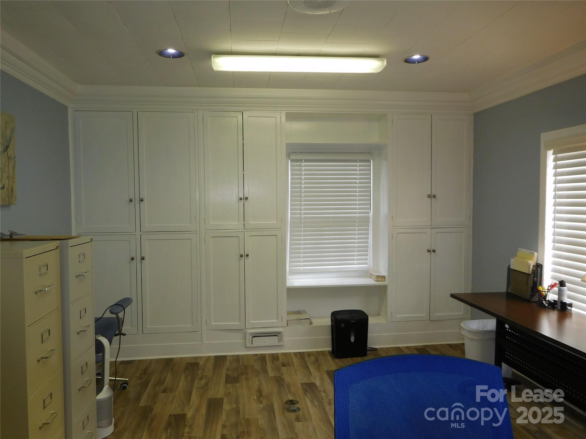 412 S Sutherland Avenue