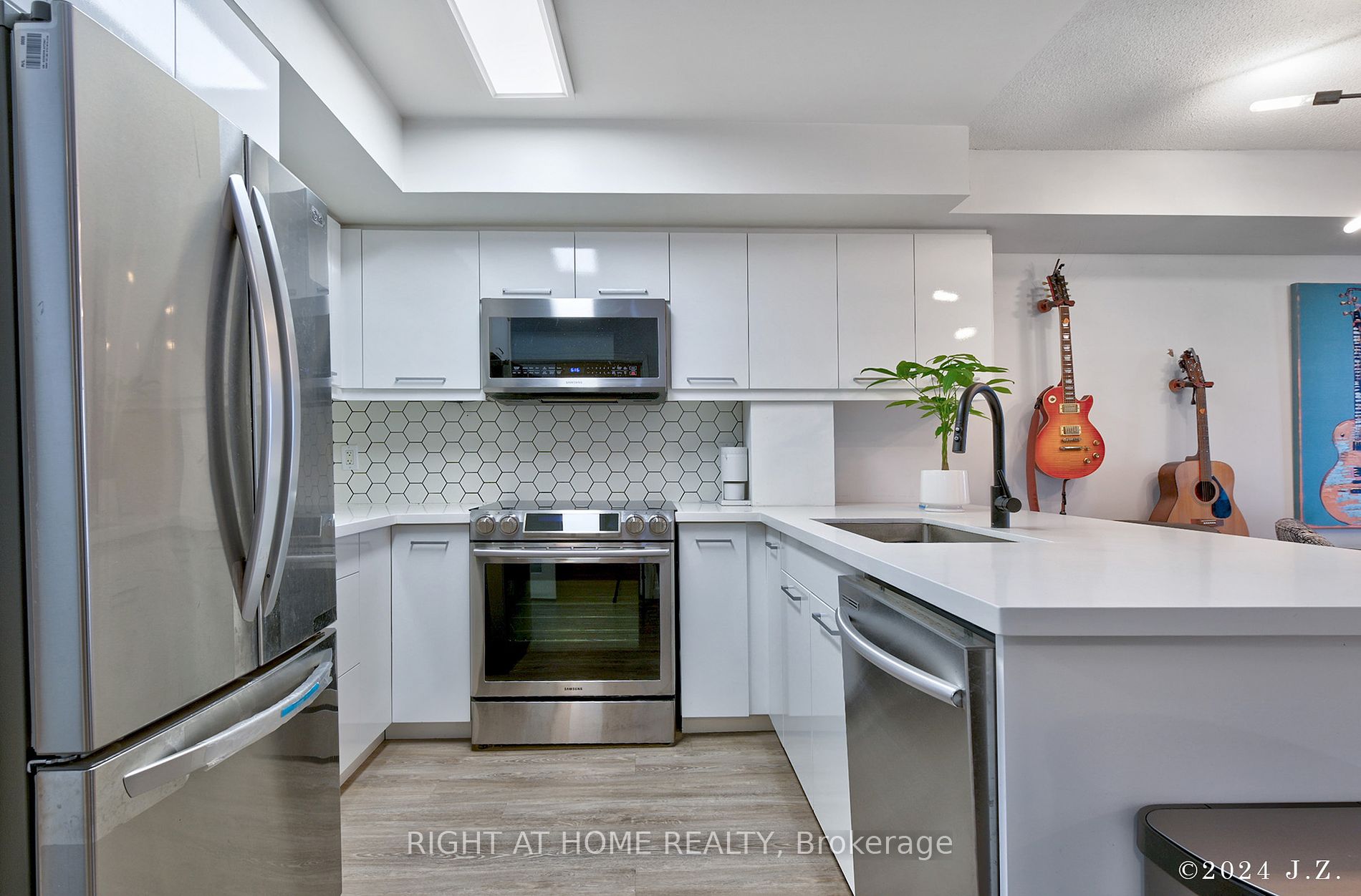 17 Barberry Pl 2305