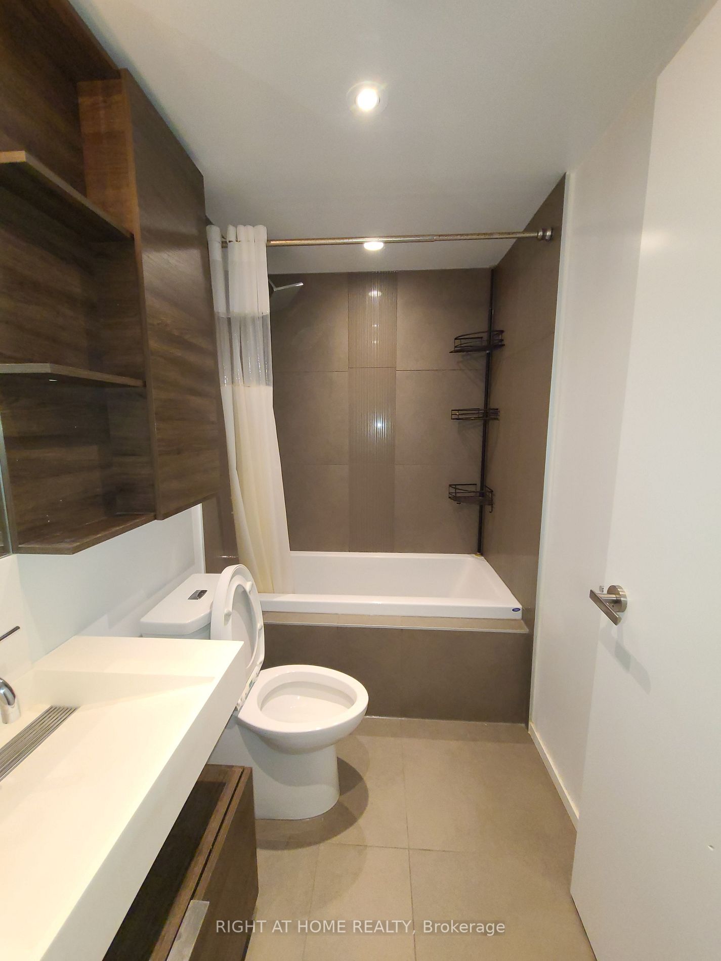 5 St. Joseph St 2106