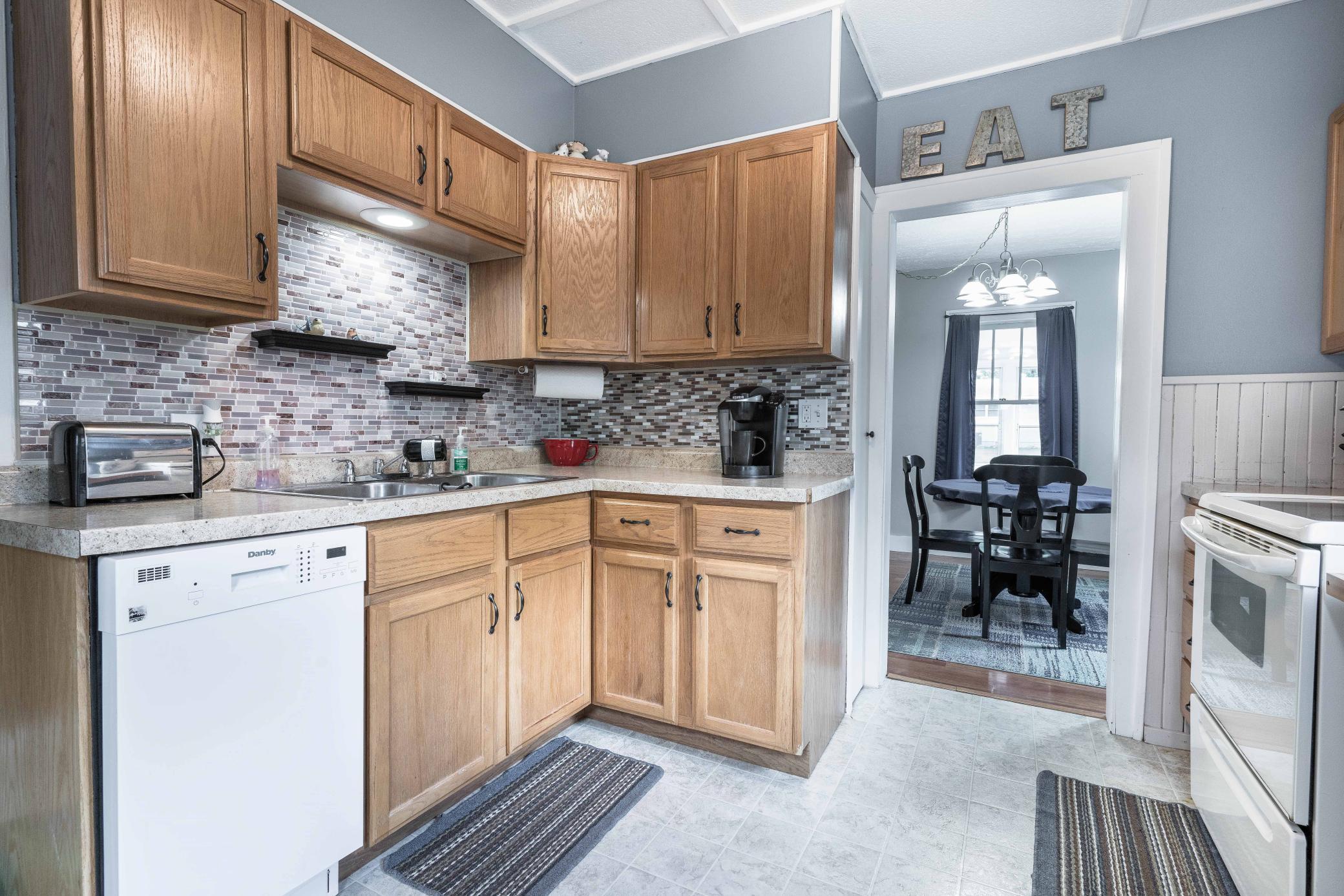 1121 N Cleveland Avenue