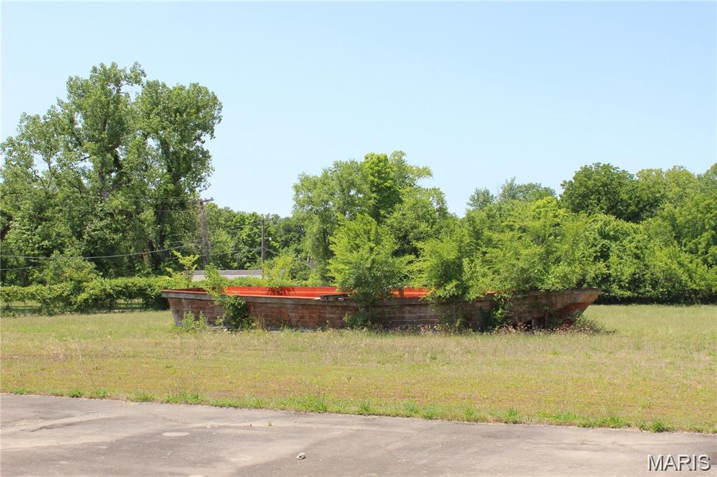2250 Warren Barrett Drive