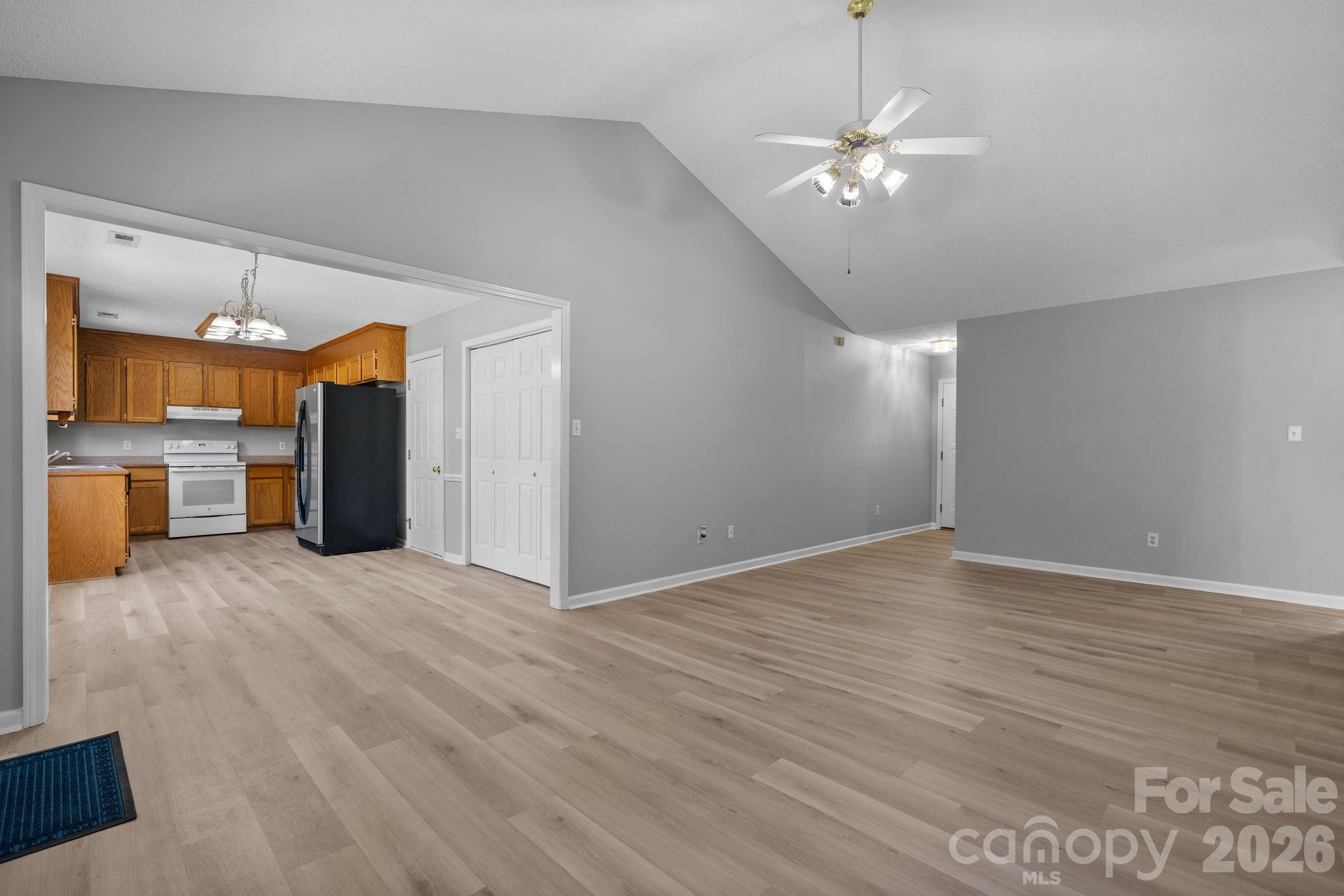 1420 Farmington Hills Drive