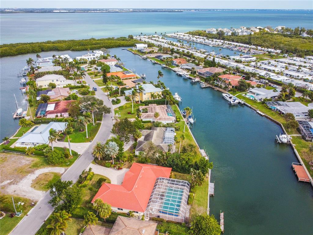 700 Old Compass Road