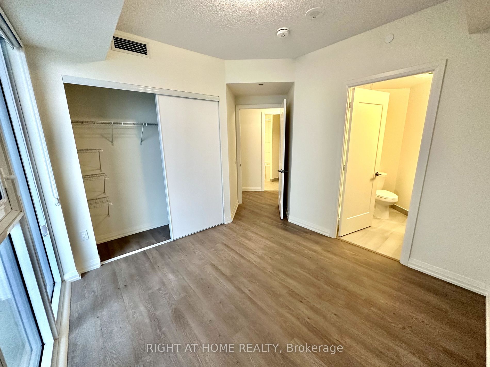 9000 Jane St 1815