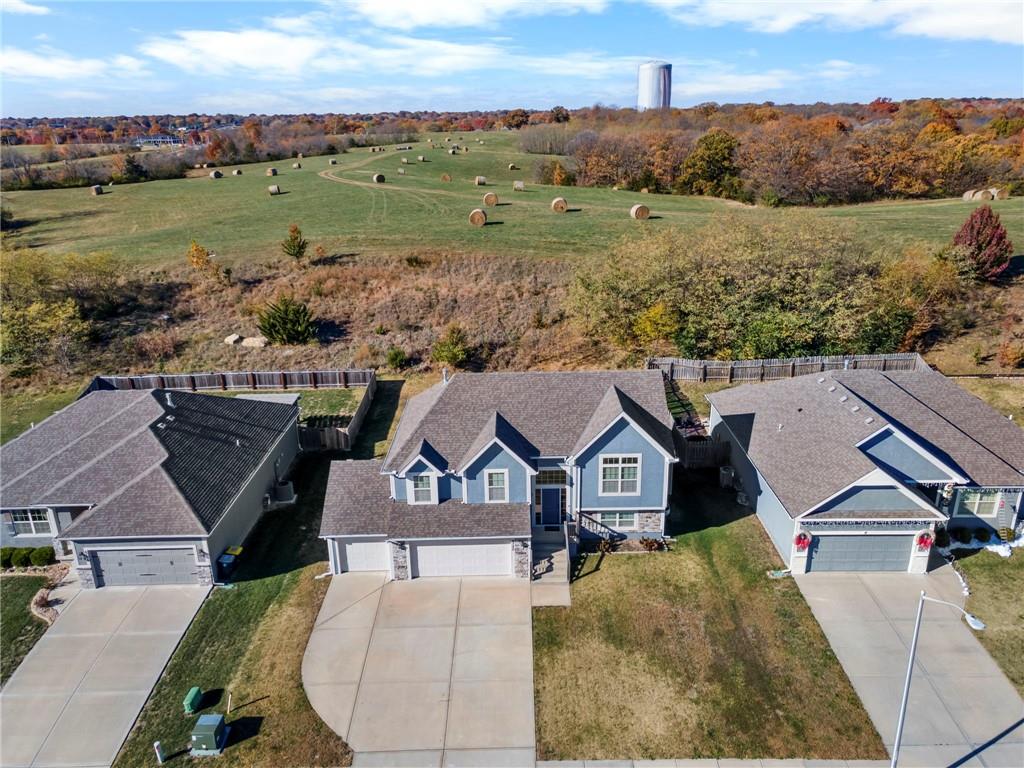 6720 N Cypress Avenue