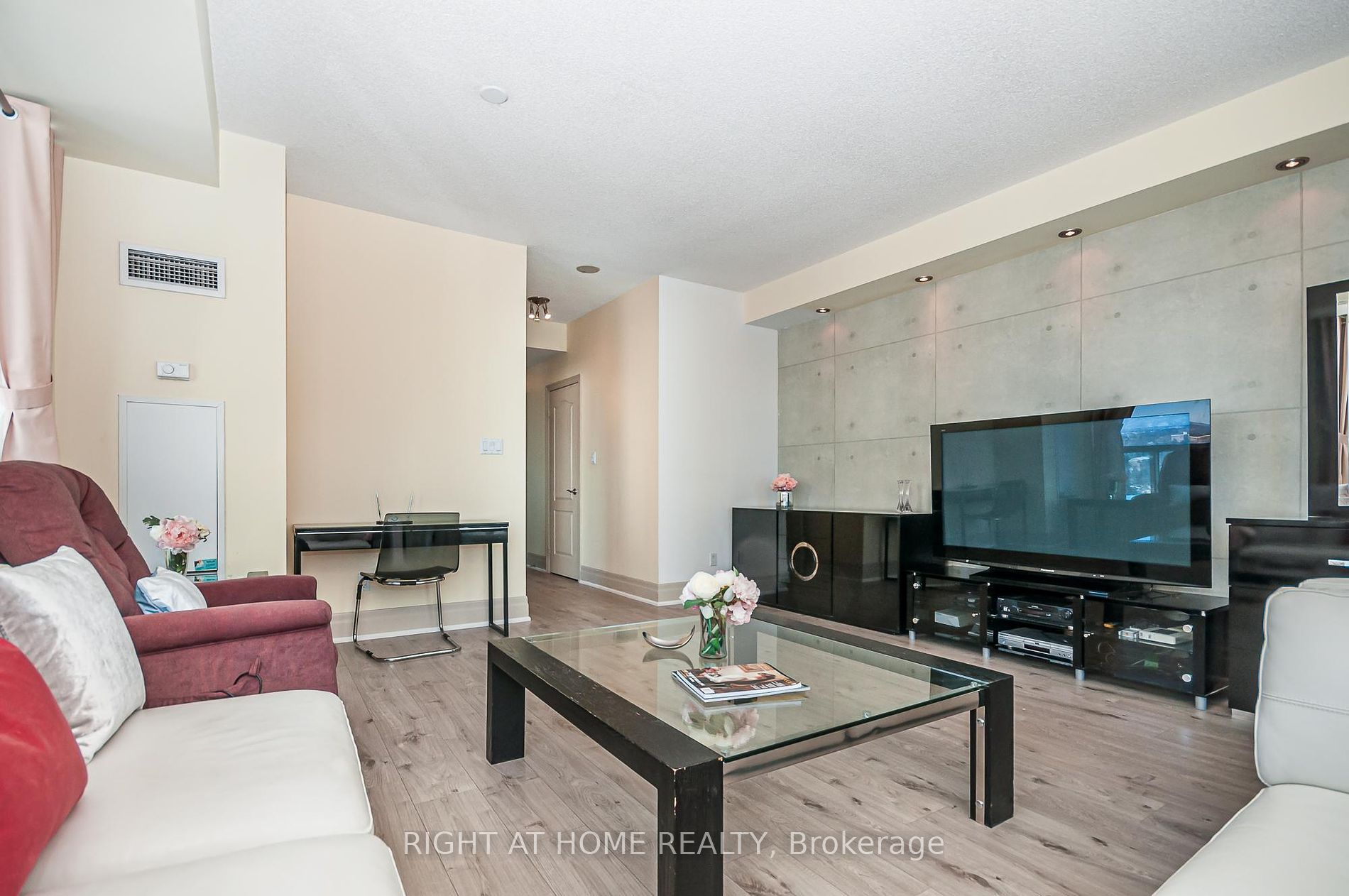 188 Doris Ave 2103