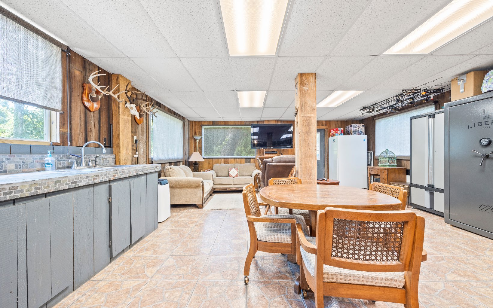 838 NW Banta Acres Rd