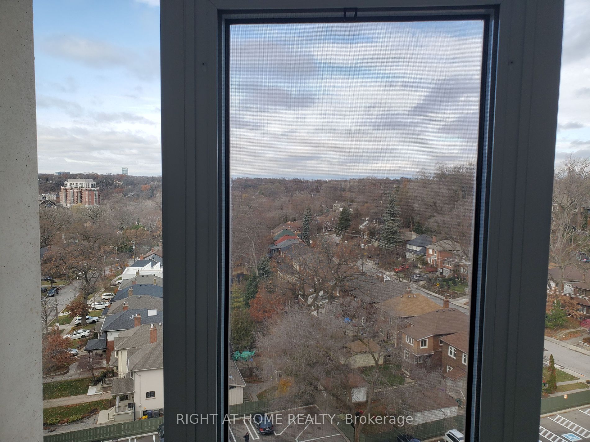 1 Old Mill Dr 825