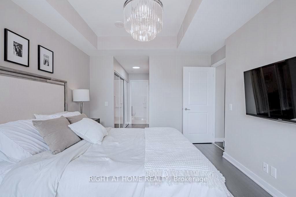 120 Parliament St 405