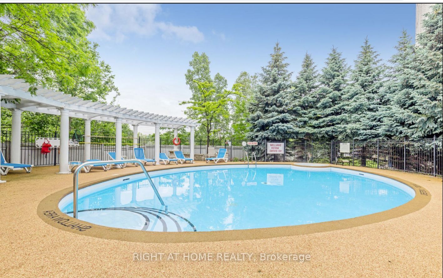 200 E Burnhamthorpe Rd 1506