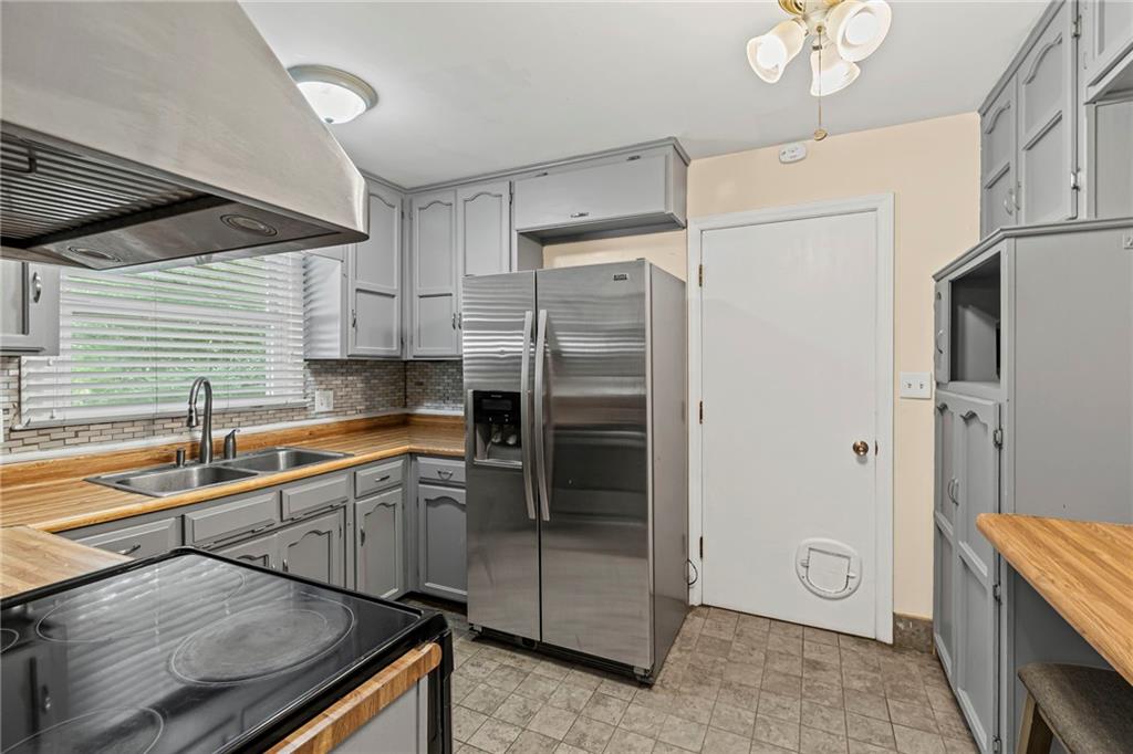 4944 NE Gladstone Avenue