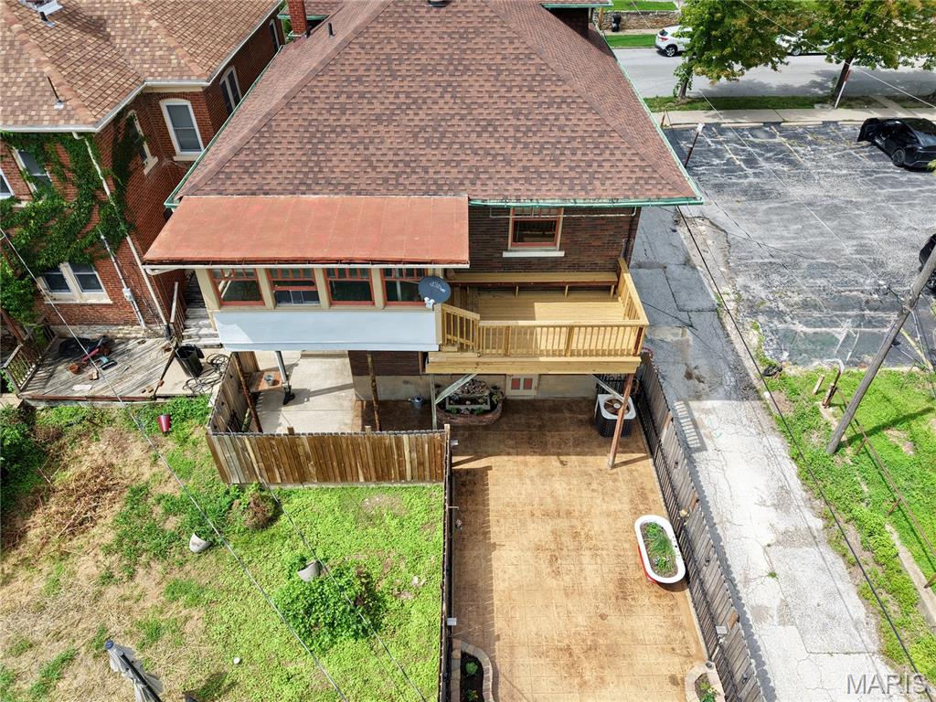 615 Center Street