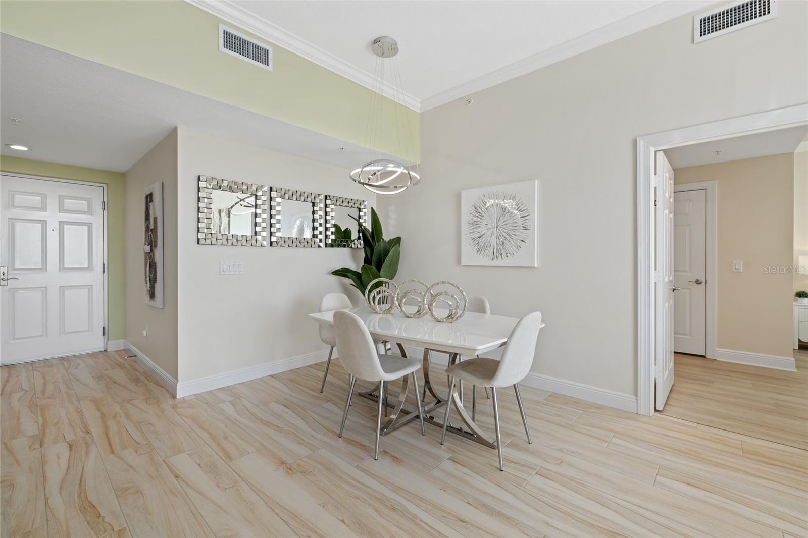 800 N Tamiami Trail 1512