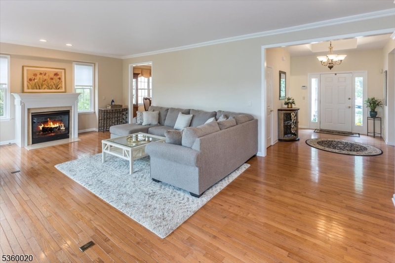 22 Troon Dr