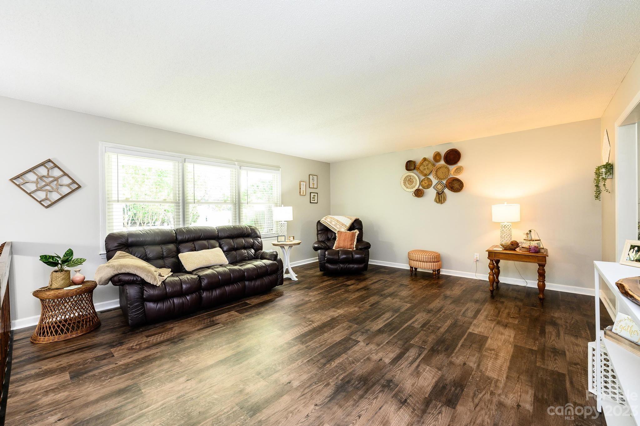 117 Windy Oaks Court