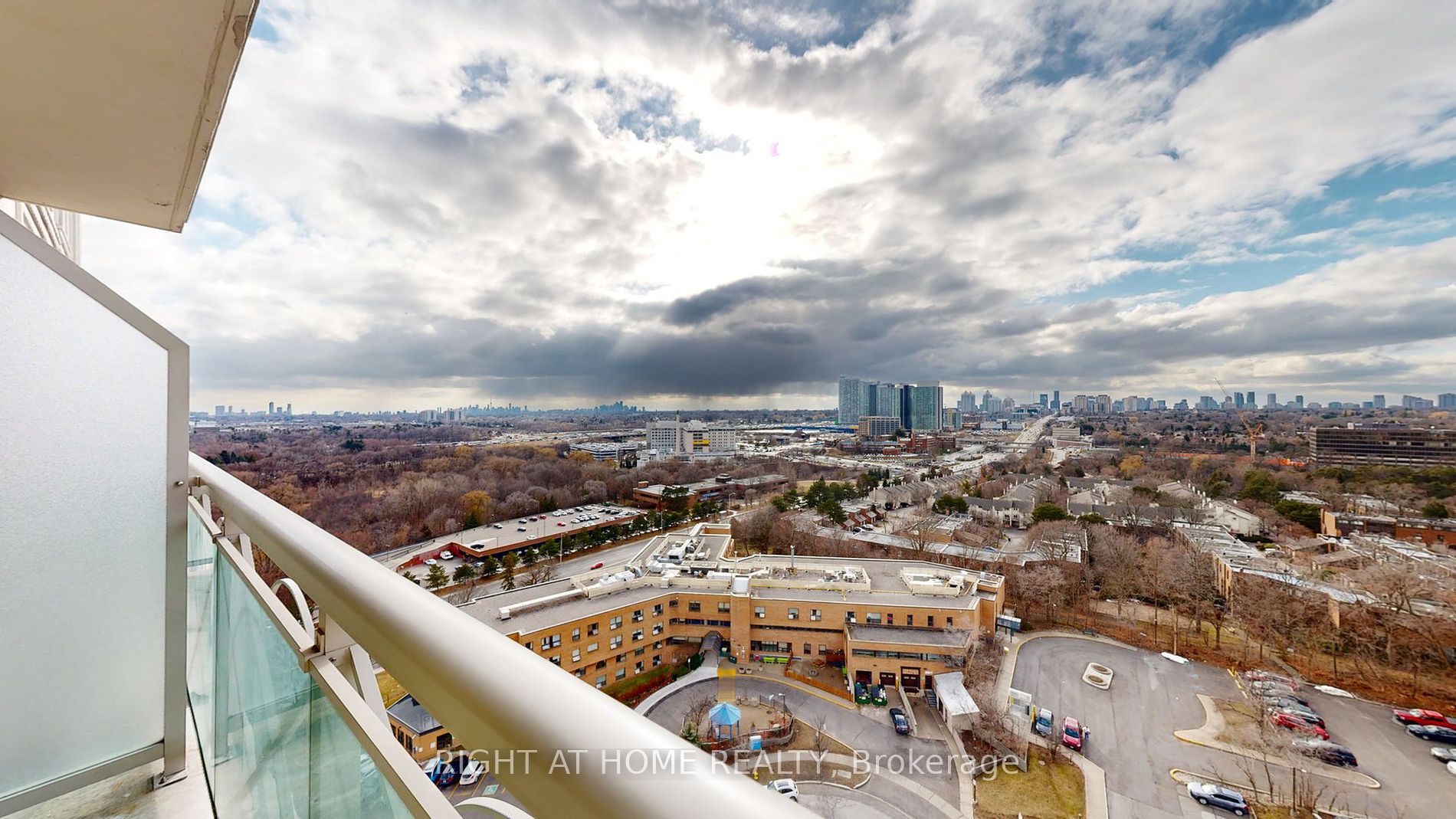 10 Bloorview Pl 1706