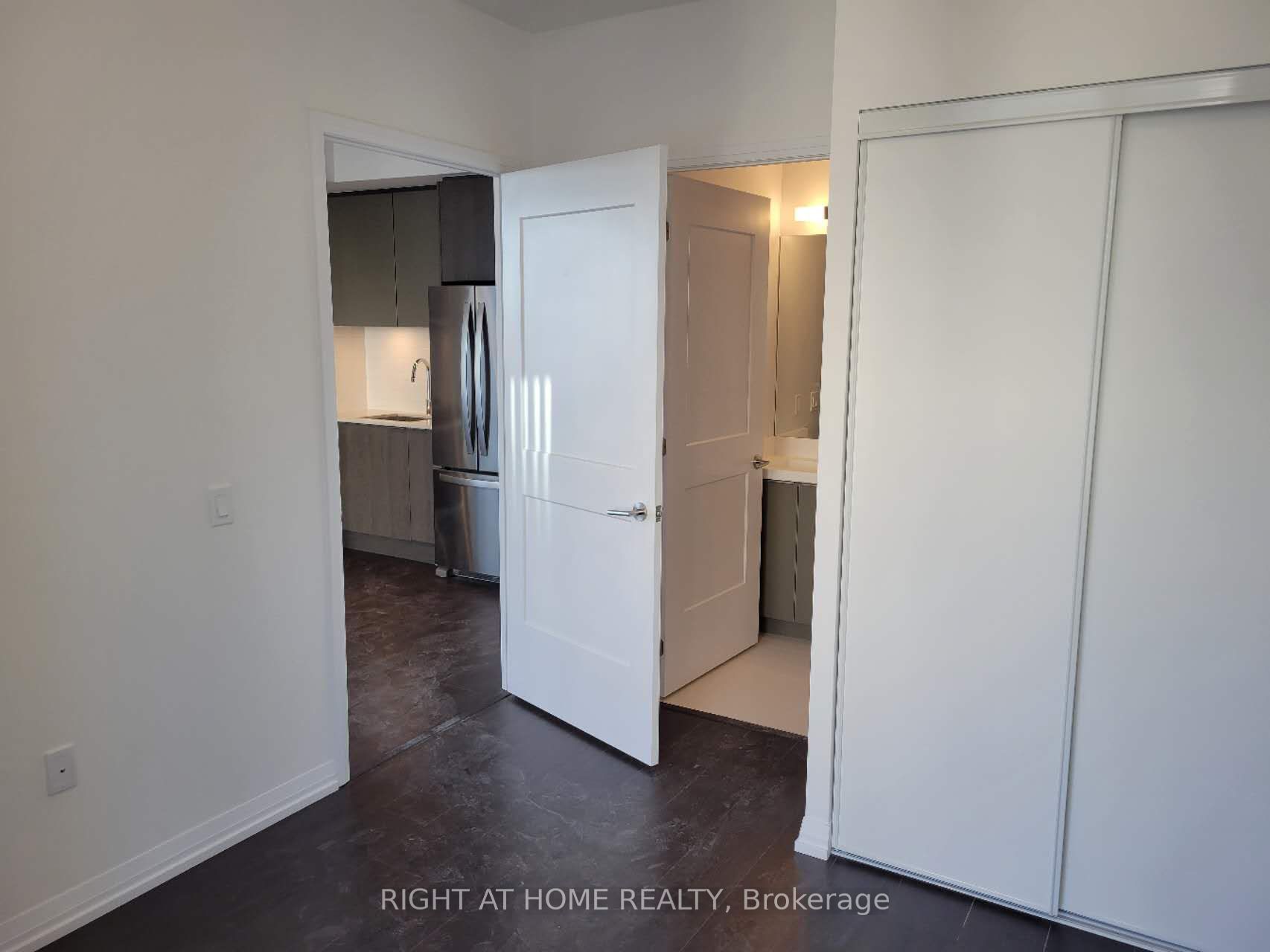 50 Dunfield Ave 2112