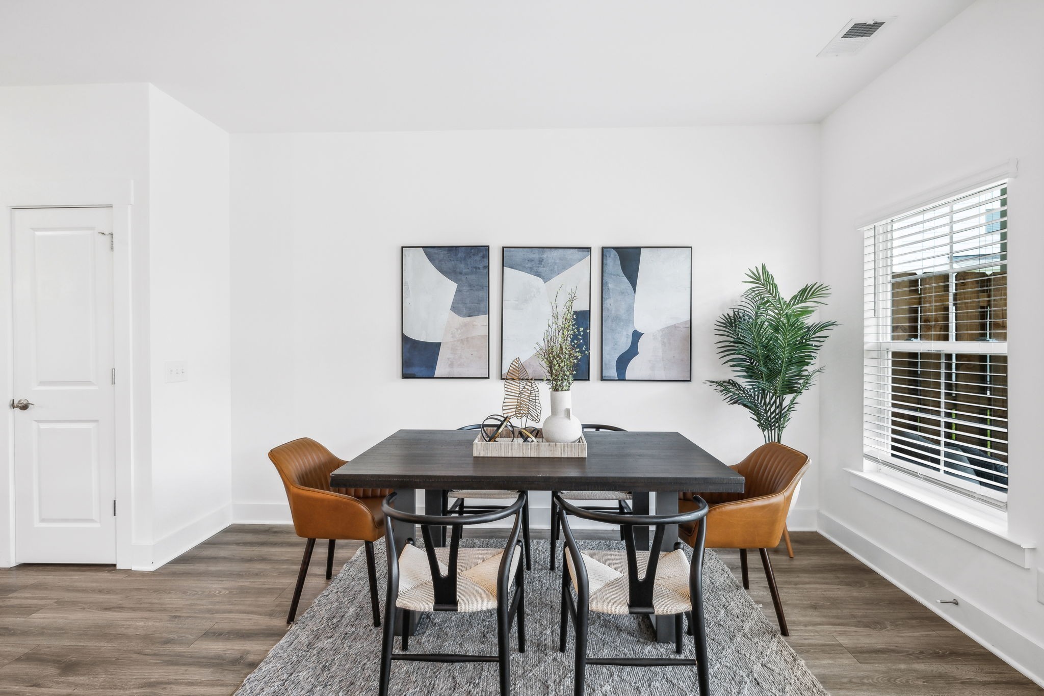 1086 Sweetleaf Dr